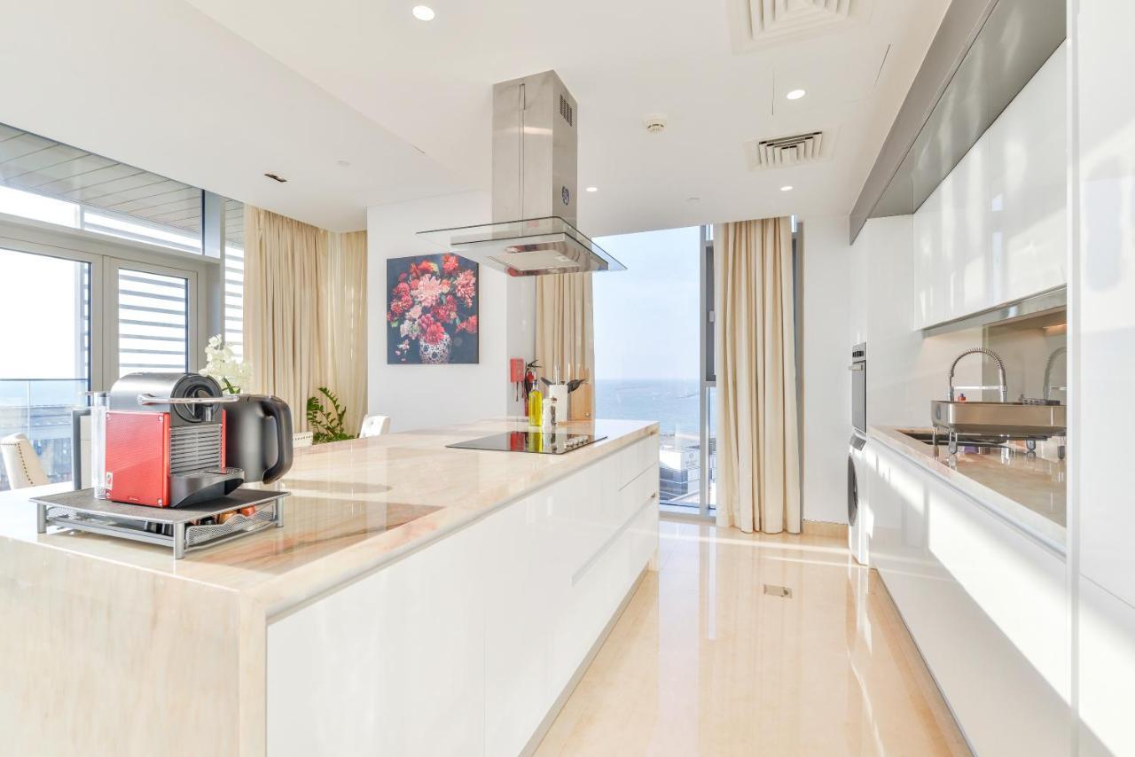 Posh 2 Bedroom Oceanfront Apt In The Heart Of Bluewaters Island Dubai Esterno foto